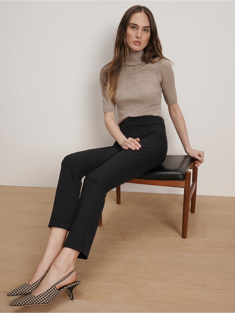 VERONICA BEARD  Black Straight Leg Pants 
Trousers High-Rise  Size 6